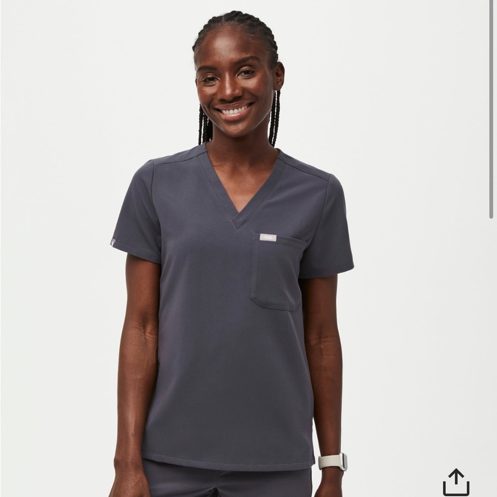 Figs Charcoal Catarina Scrub Top